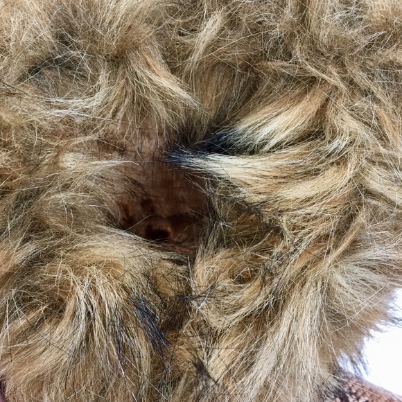 Bamboo Frozen Furry Python Print Lug Sole Boots - Picture 9 of 15